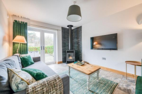 Luxury Cottage in the New Forest with Log Burner